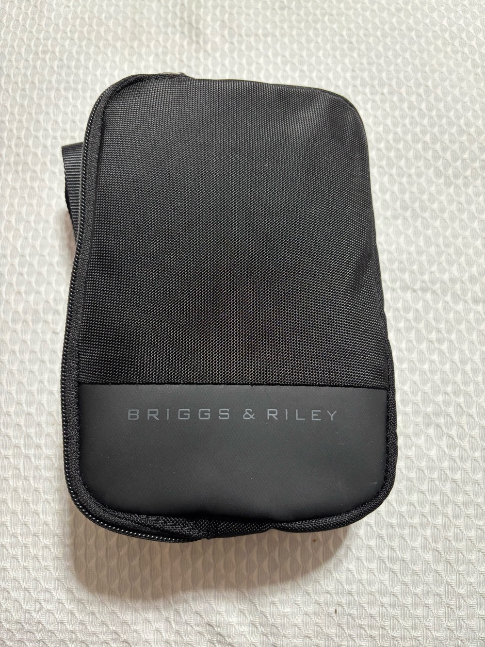 Briggs & Riley sling bag - Black Nylon Travel Toiletry Organizer